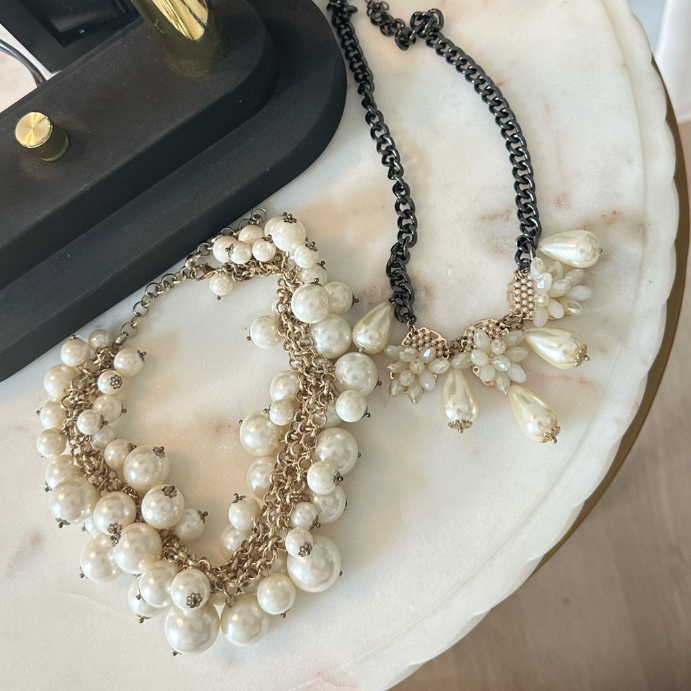 Chunky Pearl statement necklace set 🤍 - Picture 4 of 4